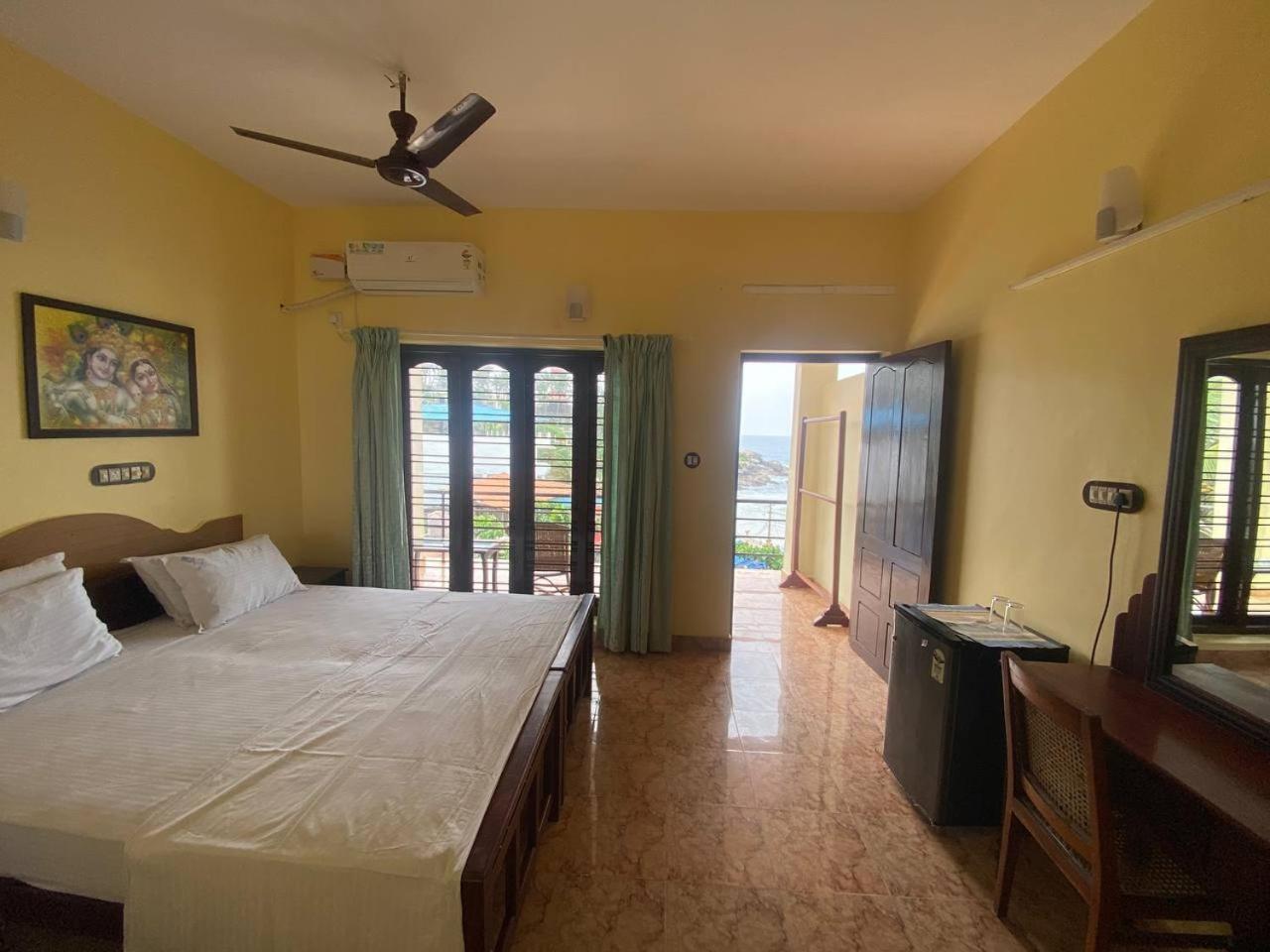 Karma Beach Resort Kovalam Kamer foto